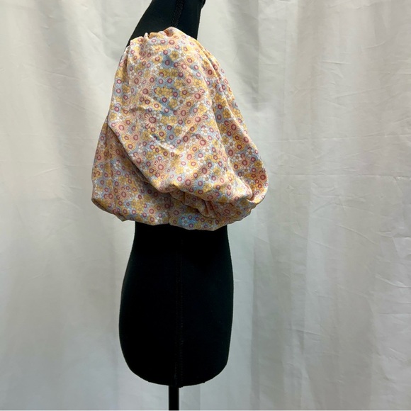 Floral Off-Shoulder Ruffle Top - Picture 5 of 13